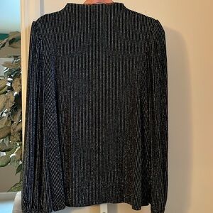 LONG SLEEVE METALLIC SWEATER BY TIMING. NWOT. SIZE XL.